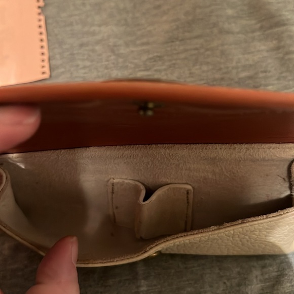 Vintage Dooney & Bourke Eyeglass Hard Case with Belt Loop in cream/tan - Picture 7 of 7